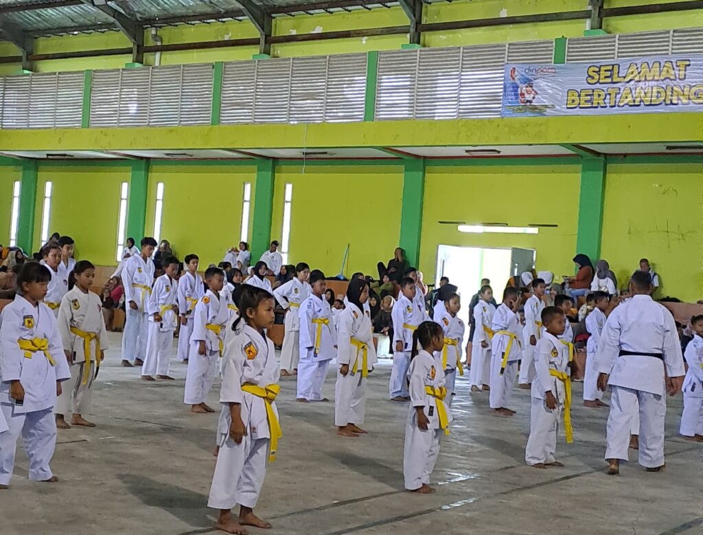 Ratusan Karateka INKAI FORKI Bojonegoro Naik Tingkat di Lapangan Sekolah Menengah Terpadu