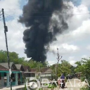 Kebakaran Hebat di Tuban,Diduga Konsleting Mobil Penyebab, Kerugian Capai Rp180 Juta