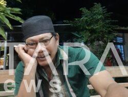 “Mbah Alek, Pena Tua yang Tak Pernah Padam”