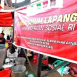 Dapur Umum dan Tagana Kemensos Layani Korban Bencana di Agam