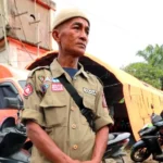 Di Tengah Deru Galodo, Wirman Tetap Menjadi Sandaran Nyawa