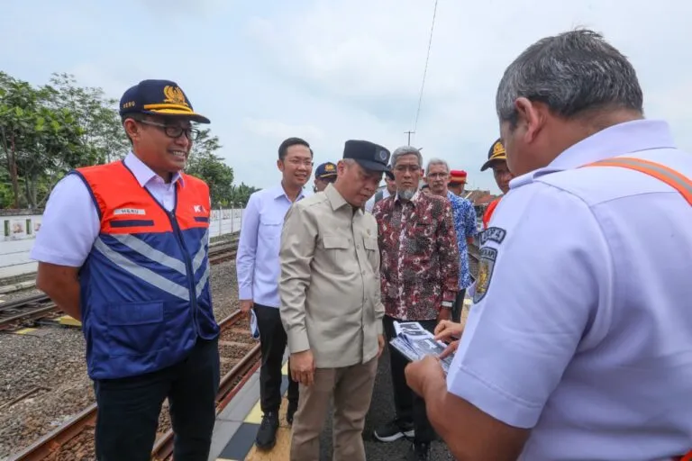 Rel Grobogan Rawan Banjir Berulang, Menhub & Sekda Tinjau Solusi Permanen