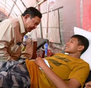 Prabowo Subianto Tinjau Aceh Tamiang Pasca Banjir Sapa Warga & Pastikan Bantuan