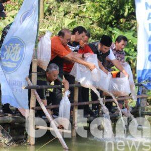 Sragen Banjir Rezeki! Bupati Tebar 250 Ribu Ikan, Embung Bangkitkan Ekonomi