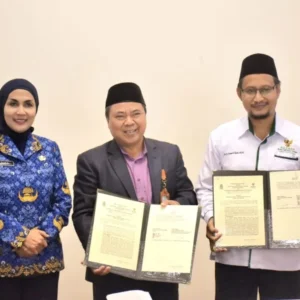 Bupati Kendal Wujudkan Kendal Cerdas: Beasiswa untuk 10 Pelajar Berprestasi