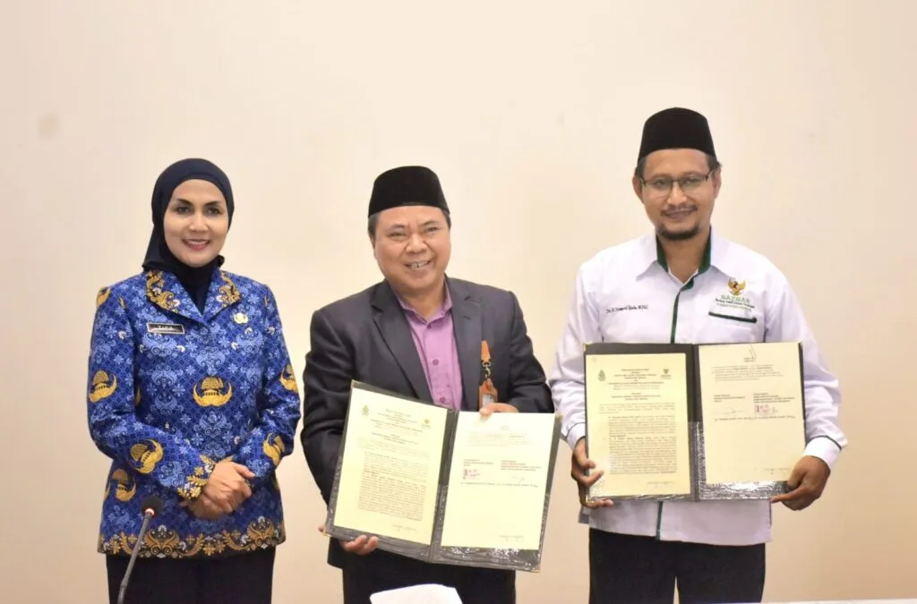 Bupati Kendal Wujudkan Kendal Cerdas: Beasiswa untuk 10 Pelajar Berprestasi