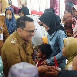 Plt. Bupati Pati Salurkan Bantuan Baznas untuk Fakir Miskin