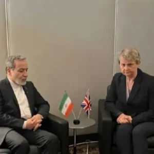 Iran Protes Keras Inggris Usai Bendera Monarki Berkibar Di London