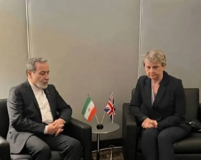 Iran Protes Keras Inggris Usai Bendera Monarki Berkibar Di London