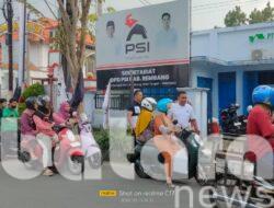 Gajah Berbagi Ratusan Takjil Didepan Kantor DPD PSI Rembang 
